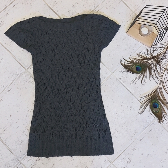 Short sleeve knit - Picture 1 of 4